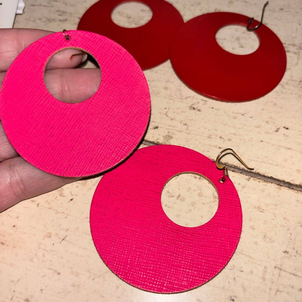 Set of 19 Nickel & Suede earrings. - Picture 11 of 16
